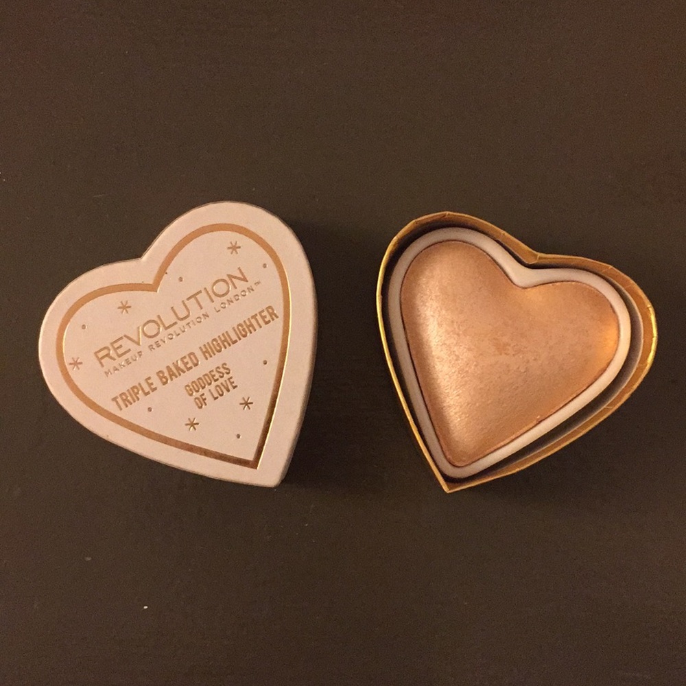Revolution London Goddess of Love Highlighter